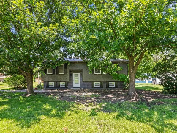 716 Shea St, Burlington, KS 66839