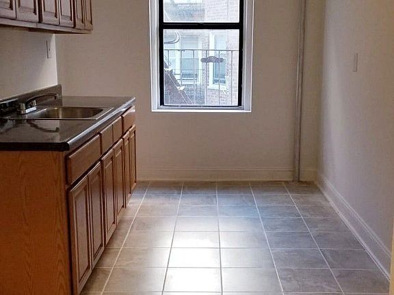 3rd image of 790 Grand Concourse APT 4C