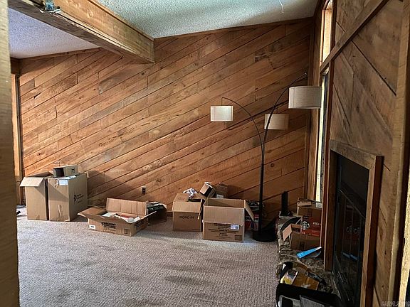 5th image of 2983 Evergreen Ave