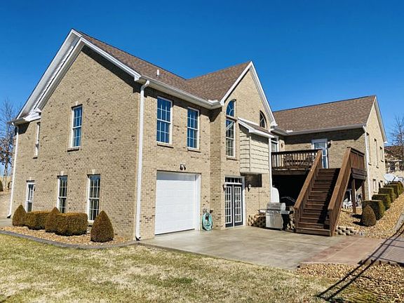 4th image of 64 Club House Dr
