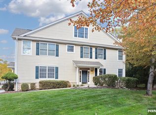 28 Woods Edge Rd, Old Tappan, NJ 07675