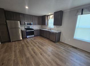 216 Birch Ln, Columbus, MI 48063