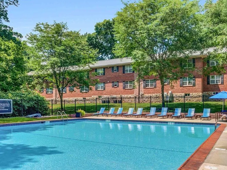The Villas at Bryn Mawr Apartment Homes — Photo 13