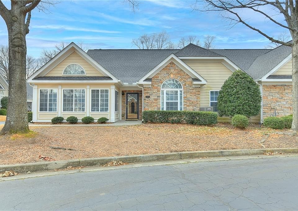 1st image of 3037 Oakside Cir