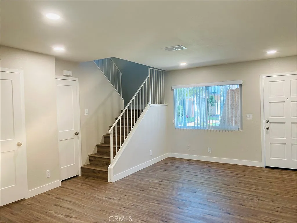 2 bed, 1.5 bath, 950 sqft, $2,695 — Photo 4