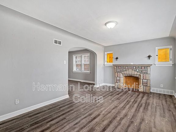 3rd image of 5951 Park Ln