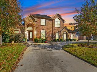 305 Fountain Creek Ct, Red Oak, TX 75154