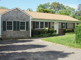 30 Pulaski St, Southampton, NY 11968