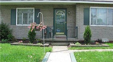 1st image of 1265 Queensbury St