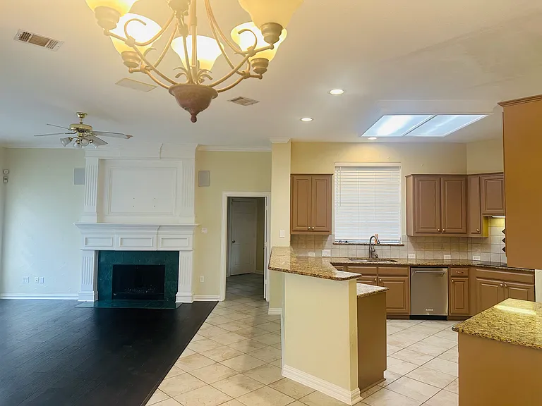 3828 Elgin Dr — Photo 8