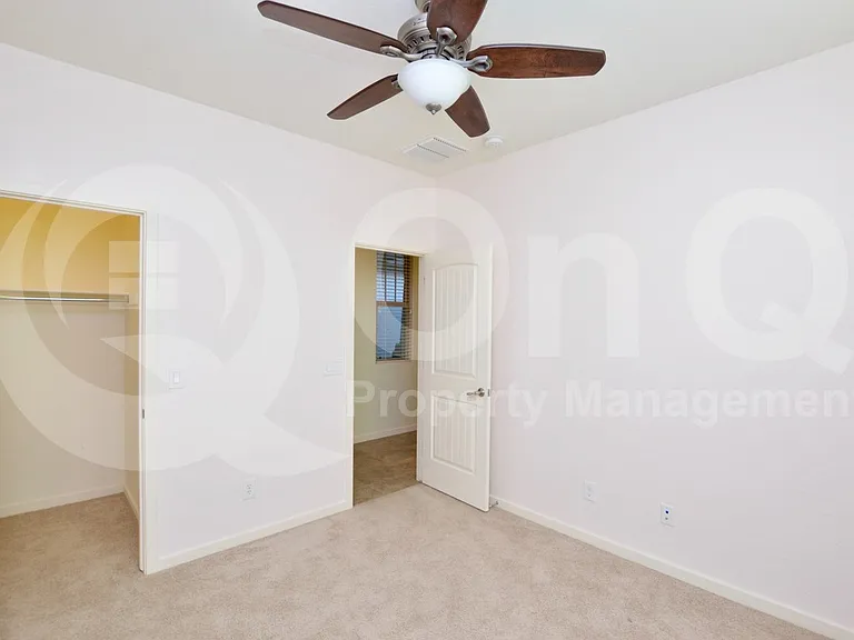 2814 E Quenton St — Photo 15