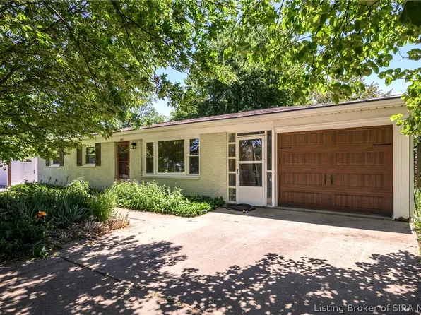 108 E Flamingo Drive, Clarksville, IN 47129