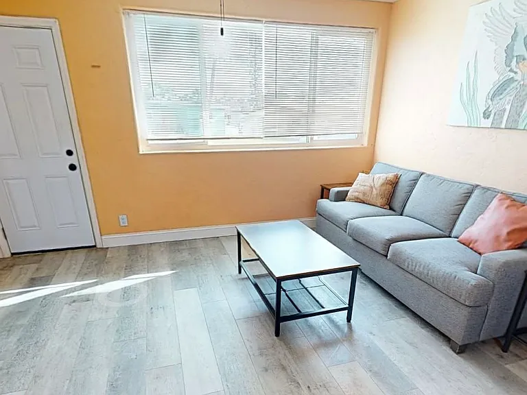 221 Bonner Ave — Photo 6