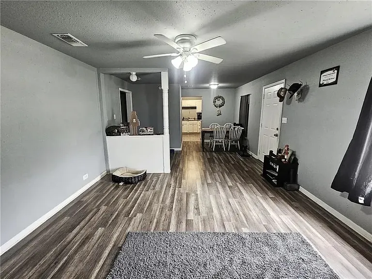 205 N Rusk St — Photo 12