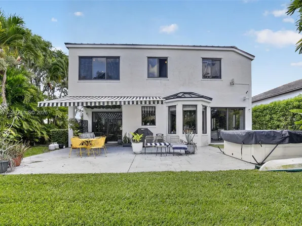 16711 SW 14th St, Pembroke Pines, FL 33027