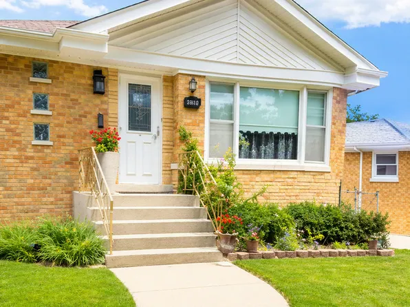 10616 Essex St, Westchester, IL 60154
