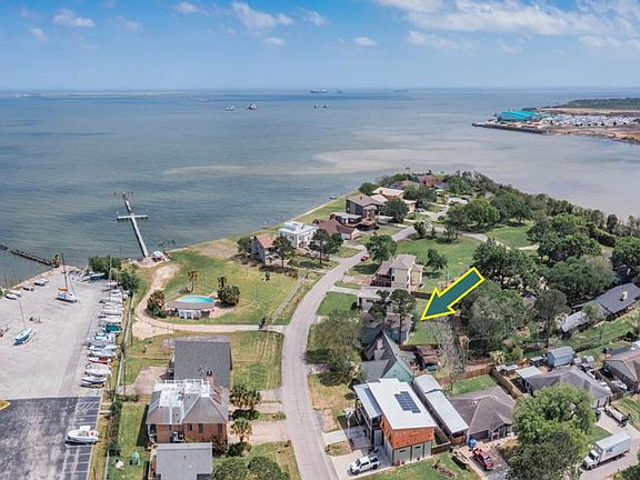 2nd image of 223 Bay Colony Dr #1