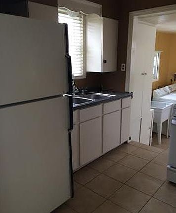 4th image of 20517 Hollywood St