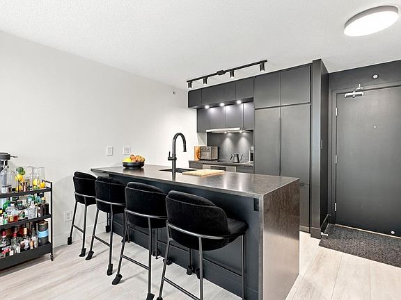 3rd image of 1082 Seymour St #212