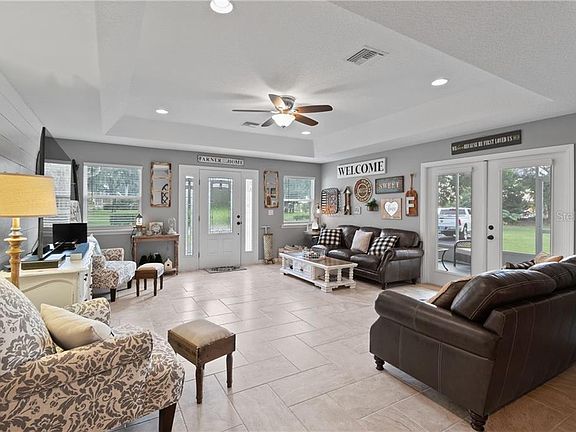 4th image of 9505 Silver Lake Dr