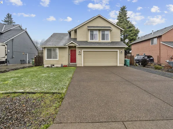 826 SE Locust St, Dundee, OR 97115