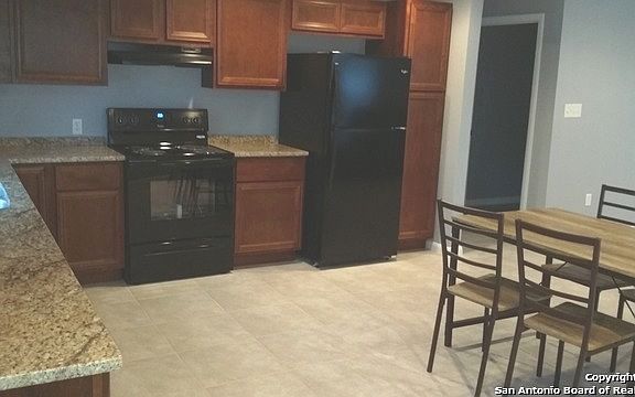 5th image of 523 Emmett Ave #1