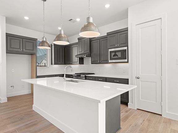 5th image of 406 Emory Peak Ln