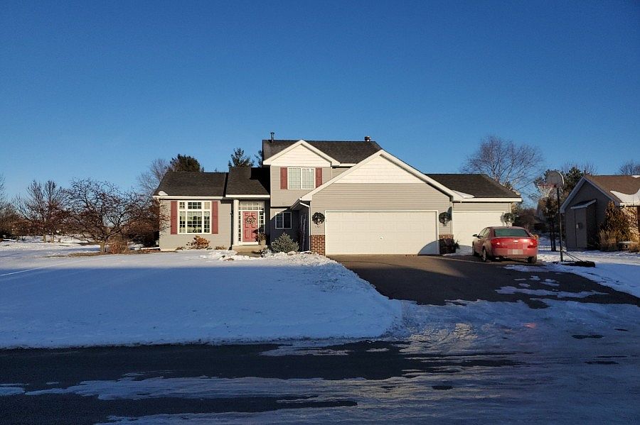 1st image of 996 Bavaria Hills Ln
