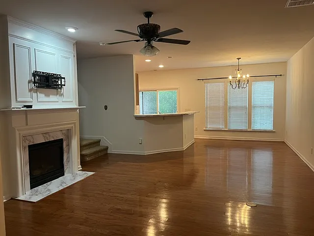 3 bed, 1611 sqft, $2,000 — Photo 3