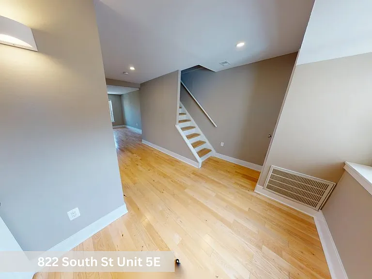 Queen Village Boutique — Photo 1
