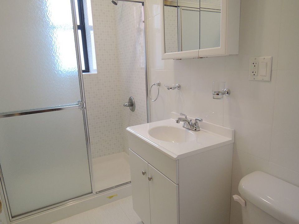 2nd image of 2550 30th Rd APT 1B