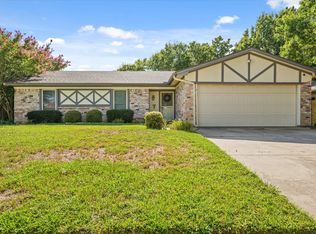 2917 Highgate Ln, Bedford, TX 76021