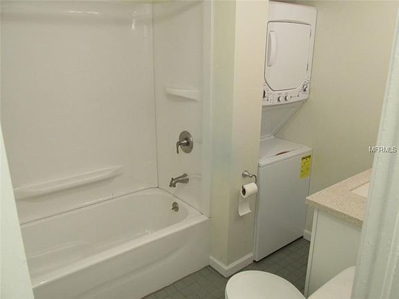 5th image of 1017 38th St W
