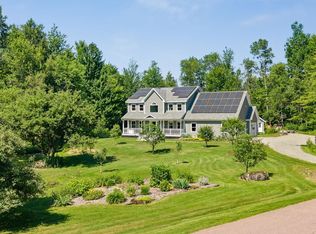55 Applewood Ln, Williston, VT 05495