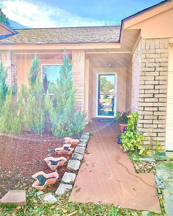 1st image of 1423 River Rock Dr