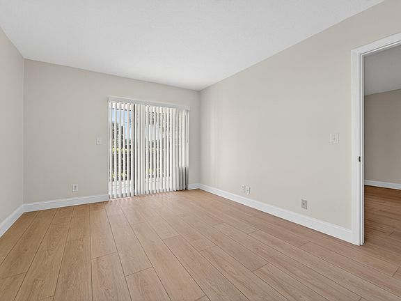 5th image of 6392 Chasewood Drive #B