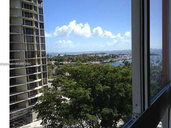 2nd image of 2951 S Bayshore Dr #915
