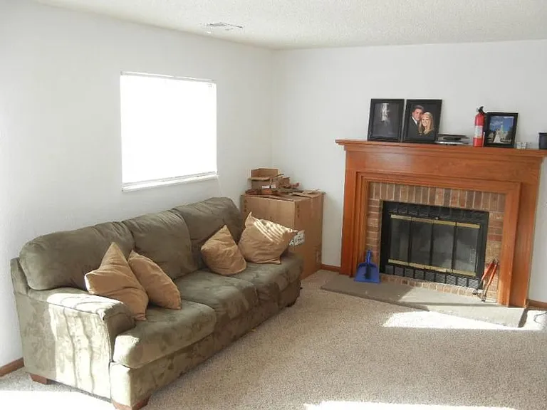 19584 E Linvale Dr — Photo 4