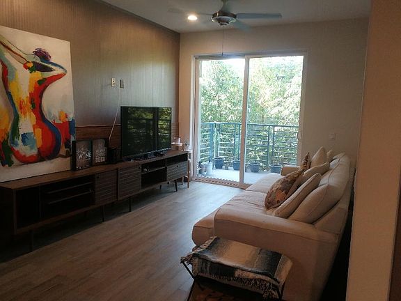 2nd image of 903 S New Hampshire Ave Unit 204