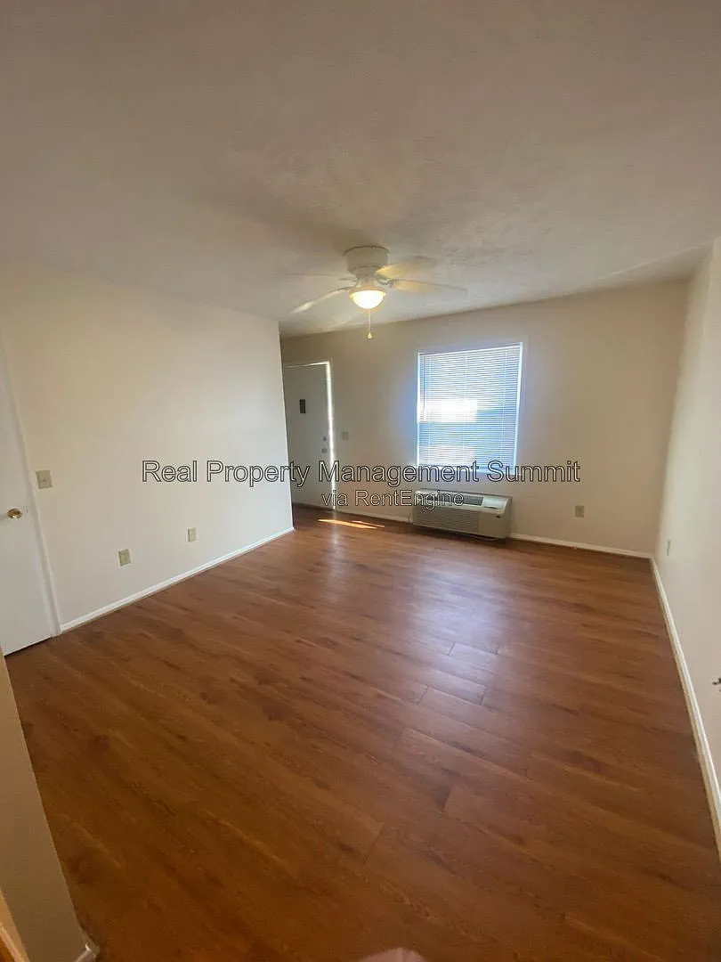 2 bed, 1.0 bath, 768 sqft, $1,200 — Photo 3