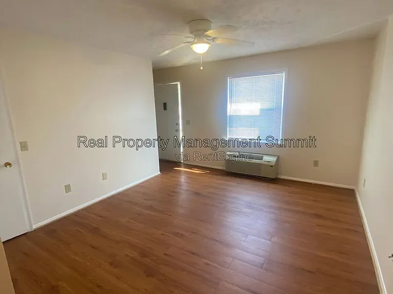 457 Steeles Fort Rd #8 — Photo 3