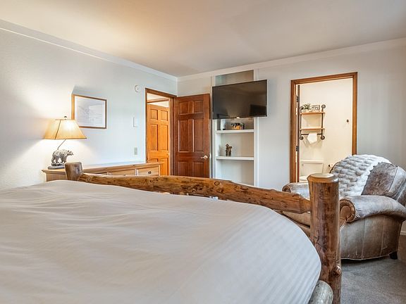 5th image of 484 Manzanita Rd #9