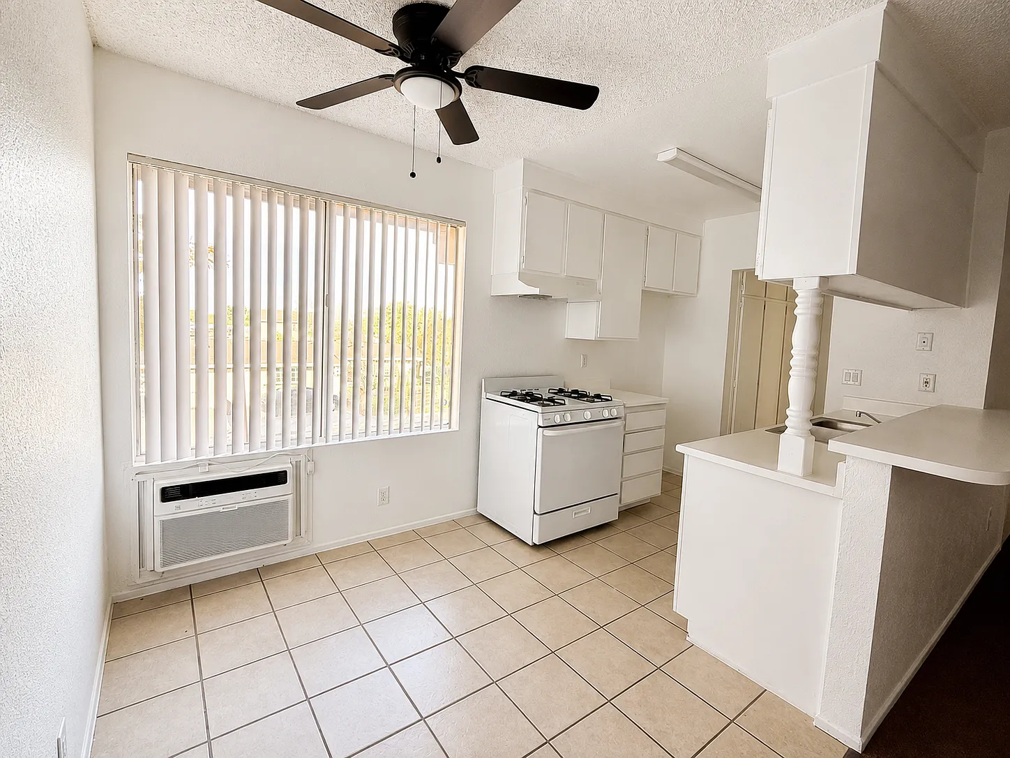 316 E Avenue Q — Photo 2