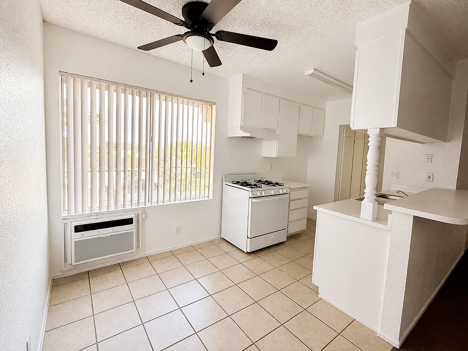 316 E Avenue Q #9