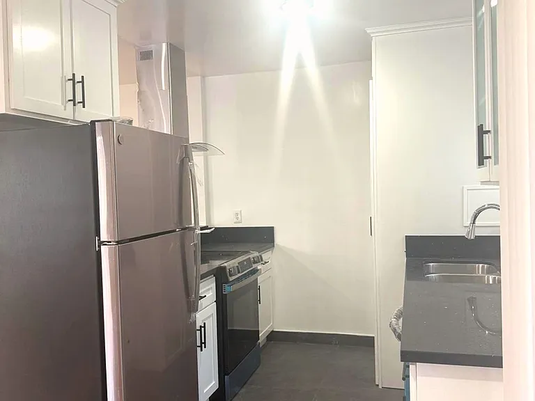 S Wetherly Dr — Photo 2