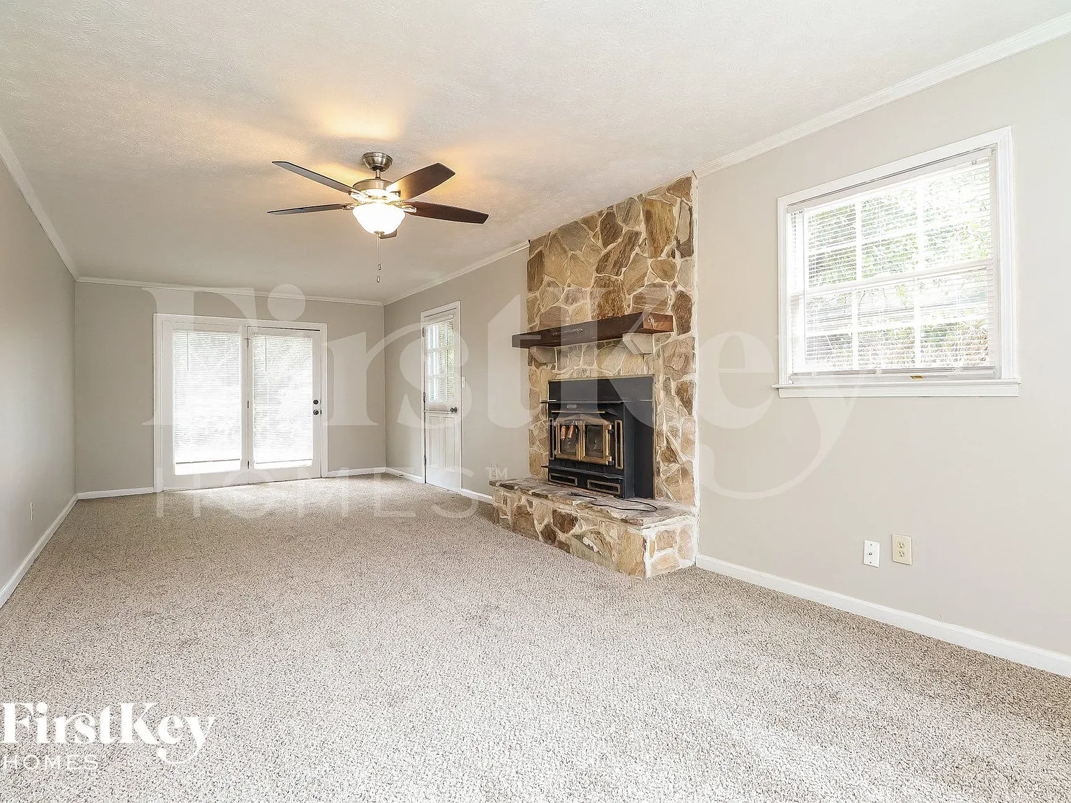 4 bed, 3.0 bath, 2078 sqft, $2,035 — Photo 2