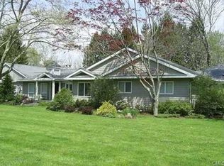 76 Woodfield Rd, Woodbridge, CT 06525