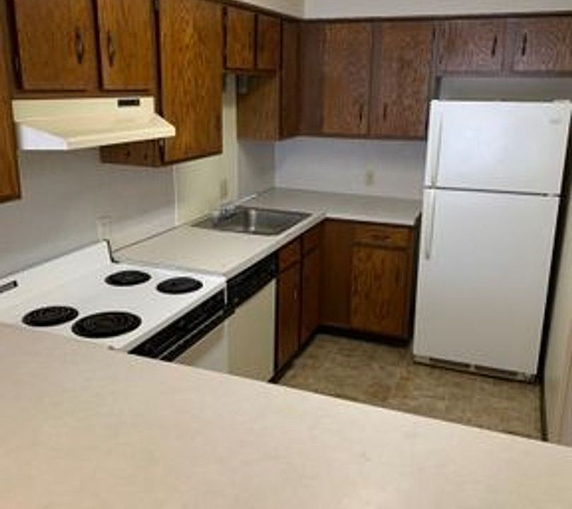1st image of 1094 Waterloo Ave #3