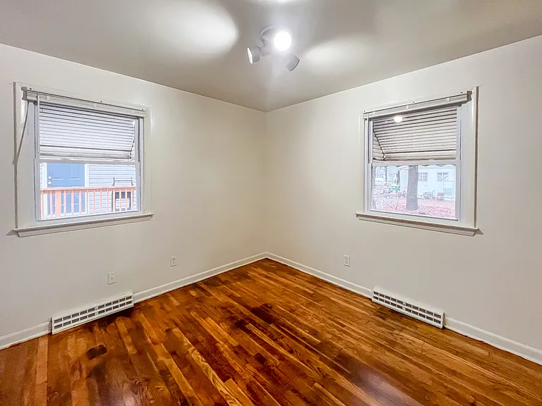 305 S 9th Ave — Photo 5