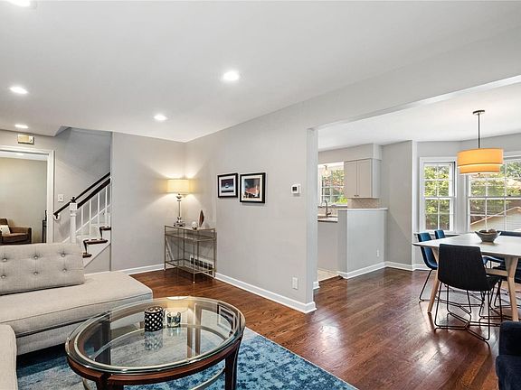 3rd image of 7141 Cambridge Ave
